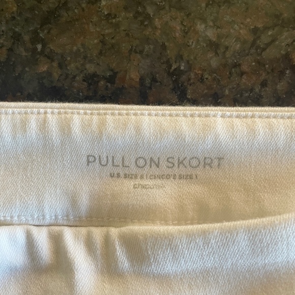 Chico's No Stain Pull-on Fray Hem Skort - Picture 5 of 6